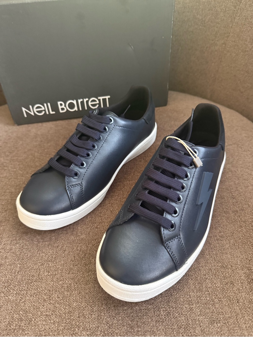 Neil Barrett Navy Leather Low-Top Sneakers Mens 7 women’s 9